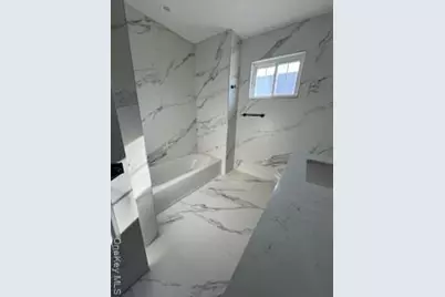 403 S Bayview Avenue, Freeport, NY 11520 - Photo 32