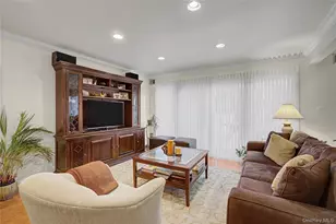 84 Aspen Dr W, Woodbury, NY 11797 - Photo 10