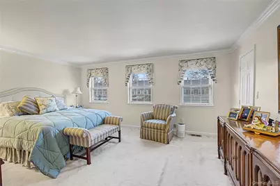 84 Aspen Drive W, Woodbury, NY 11797 - Photo 26