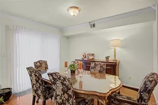 84 Aspen Dr W, Woodbury, NY 11797 - Photo 16