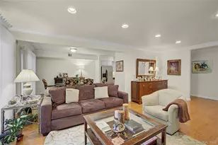 84 Aspen Dr W, Woodbury, NY 11797 - Photo 8