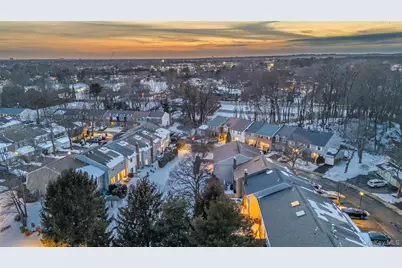 84 Aspen Drive W, Woodbury, NY 11797 - Photo 40