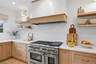 1732 Princeton Dr W, Wantagh, NY 11793 - Photo 8