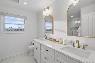 1732 Princeton Drive W, Wantagh, NY 11793 - Photo 32