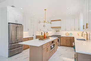 1025 Mirabelle Ave, Westbury, NY 11590 - Photo 10