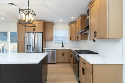 28 Locust, Bayport, NY 11705 - Photo 6