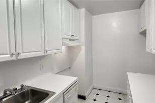 63-61 Yellowstone Blvd, Forest Hills, NY 11375 - Photo 4