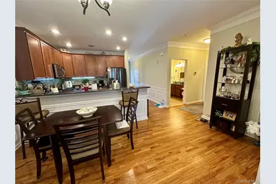 121 Wildwood Circle, Holtsville, NY 11742 - Photo 6