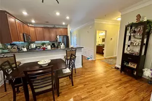 121 Wildwood Cir, Holtsville, NY 11742 - Photo 6