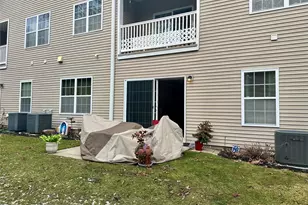 121 Wildwood Cir, Holtsville, NY 11742 - Photo 24