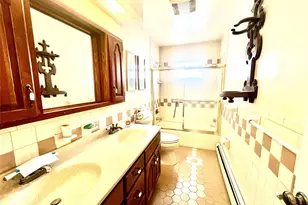 366 Carvel Ave, Cedarhurst, NY 11516 - Photo 10