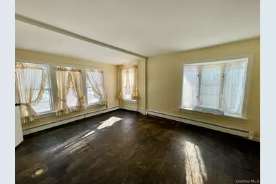 427 4th Street, Greenport, NY 11944 - Photo 4