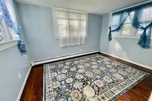 427 4th St, Greenport, NY 11944 - Photo 6