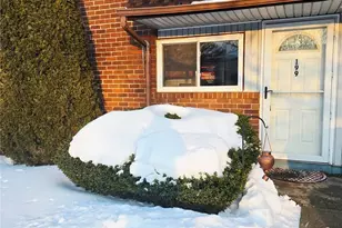 199 Pointe Cir N, Coram, NY 11727 - Photo 2