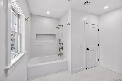 11 Roselle Avenue, Pleasantville, NY 10570 - Photo 18