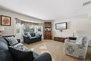 26 Charles Cir, Islip, NY 11751 - Photo 4