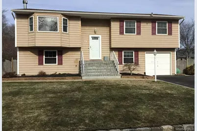 26 Charles Circle, Islip, NY 11751 - Photo 1