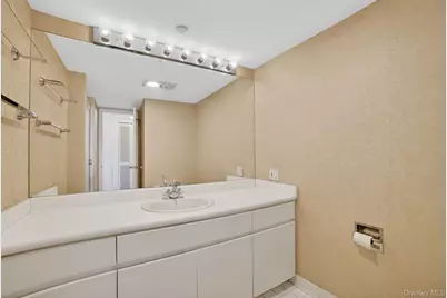 10 Stewart Place #4BE, White Plains, NY 10603 - Photo 8