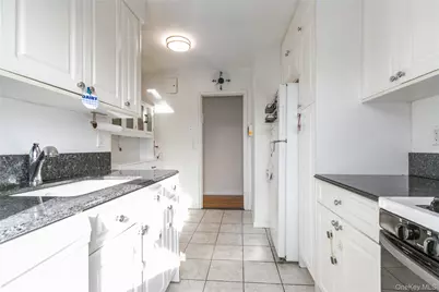 15 Beach Roads #3A, Great Neck, NY 11023 - Photo 10