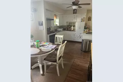 330 Florida Avenue, Copiague, NY 11726 - Photo 2