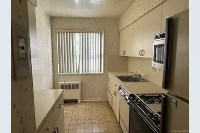 16-26 212 Street #Lower, Bayside, NY 11360 - Photo 4