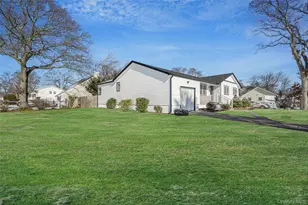 45 Oaklawn Ave, Farmingville, NY 11738 - Photo 4