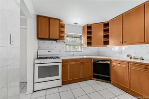 216-47 Sawyer Ave, Queens Village, NY 11427 - Photo 14