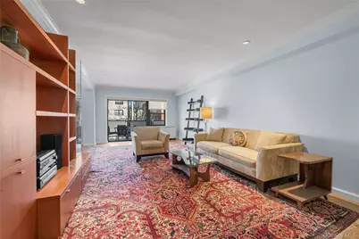 20 Canterbury Road #2C, Great Neck, NY 11021 - Photo 4