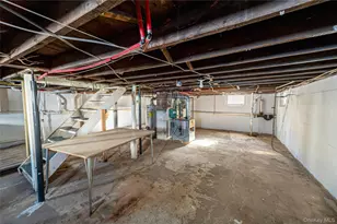 71 Community Rd, Bay Shore, NY 11706 - Photo 24