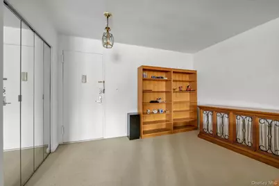 25 Chapel Place #3N, Great Neck, NY 11021 - Photo 2