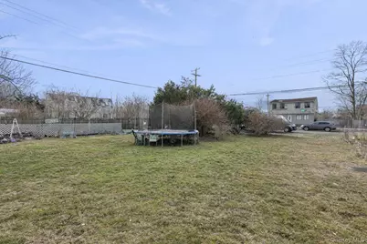 73 Redmond Avenue, Bay Shore, NY 11706 - Photo 16