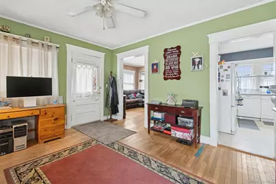 73 Redmond Avenue, Bay Shore, NY 11706 - Photo 4