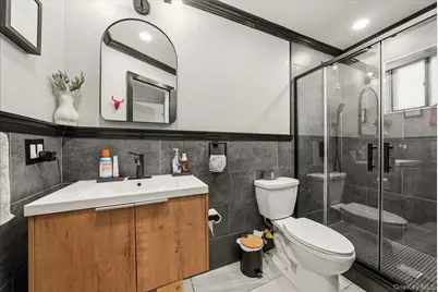 72 Park Ave Terrace, Yonkers, NY 10703 - Photo 4