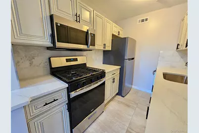 199 Artist Lake Drive, Middle Island, NY 11953 - Photo 6