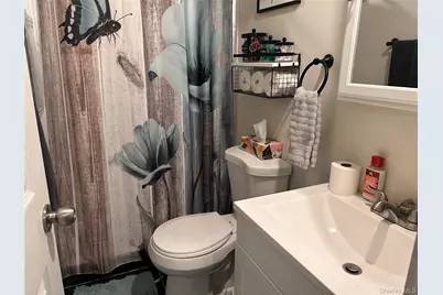 194 E Parkview Drive, Shirley, NY 11967 - Photo 18