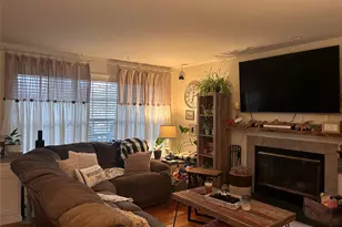 194 E Parkview Dr, Shirley, NY 11967 - Photo 6