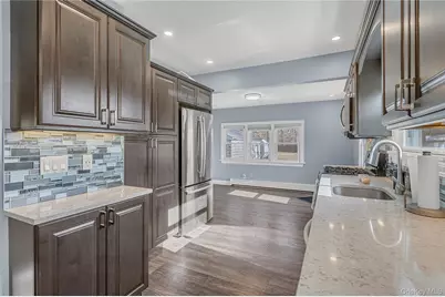 117 Ohio Avenue, Medford, NY 11763 - Photo 8