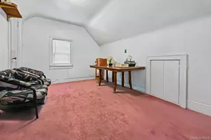 90-21 184th Pl, Hollis, NY 11423 - Photo 12