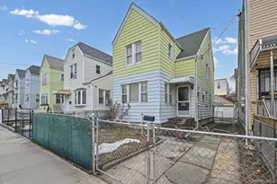 90-21 184th Pl, Hollis, NY 11423 - Photo 2