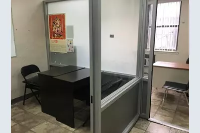 135-30 Roosevelt Avenue #3B, Flushing, NY 11355 - Photo 6