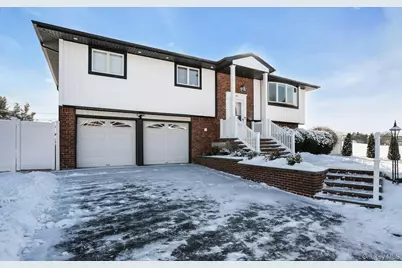 89 Harvest Lane, Commack, NY 11725 - Photo 2