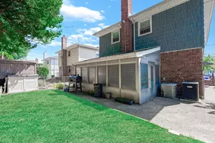 243-17 72nd Ave, Douglaston, NY 11362 - Photo 28