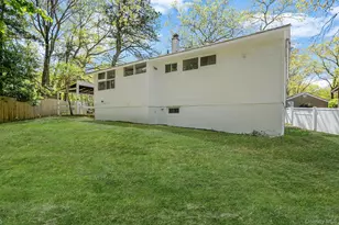 5 Birch Ct, Riverhead, NY 11901 - Photo 12