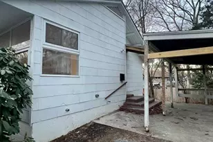 5 Birch Ct, Riverhead, NY 11901 - Photo 2