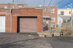 20-13 26th St, Astoria, NY 11105 - Photo 14