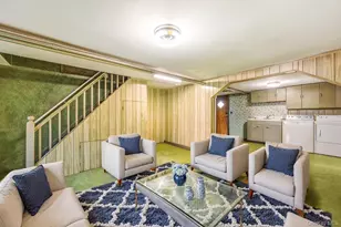 20-13 26th St, Astoria, NY 11105 - Photo 10