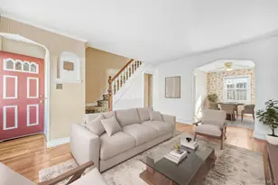 20-13 26th St, Astoria, NY 11105 - Photo 4