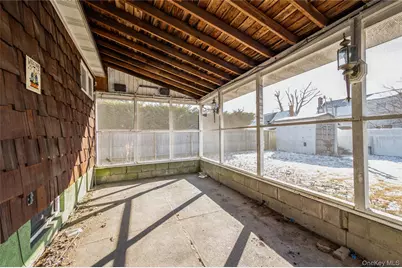 54 31st Street, Copiague, NY 11726 - Photo 30