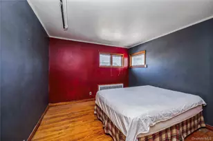 54 31st St, Copiague, NY 11726 - Photo 16