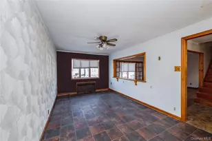 54 31st St, Copiague, NY 11726 - Photo 8